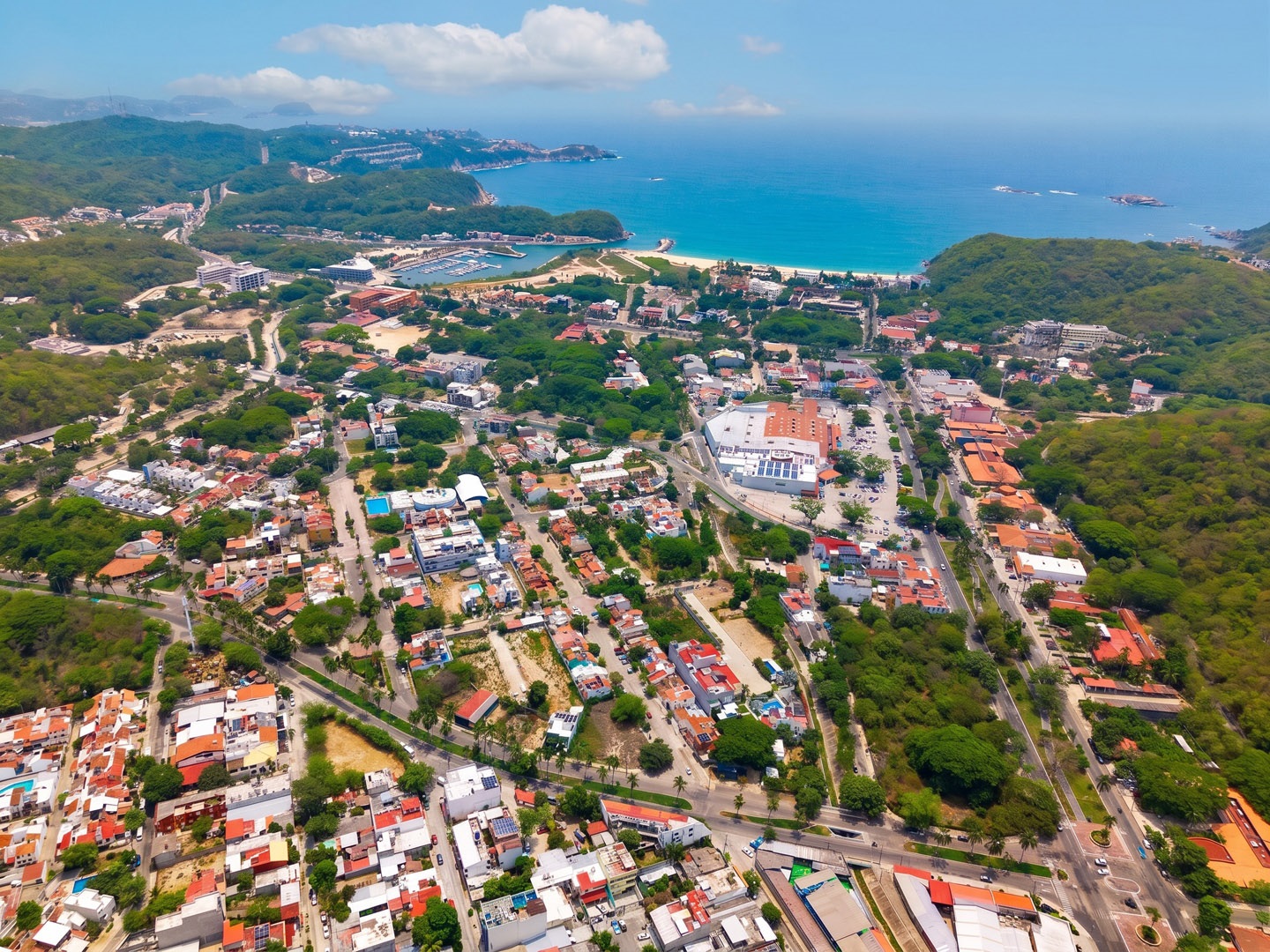 Central plaza in La Crucecita, downtown Huatulco